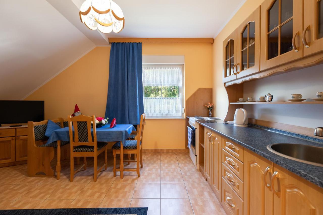 Pension Eric Ostrov (Karlovy Vary) Exterior foto