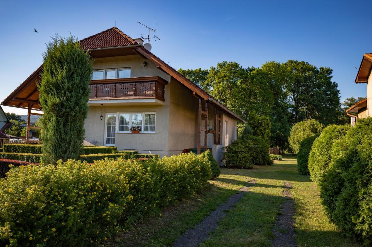Pension Eric Ostrov (Karlovy Vary) Exterior foto